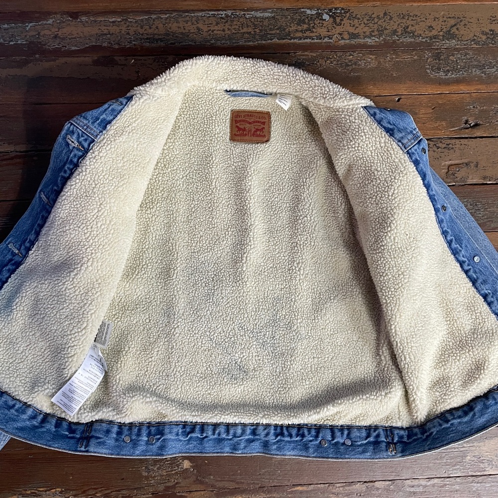Levi's Premium Ex-Boyfriend Sherpa Lined Trucker Denim Jacket - Sz Med 🧡🎀 - Picture 12 of 15